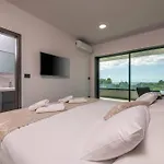 Villa Remi Mit 2 Whirlpools Und Meerblick Premantura