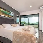 Remi Mit 2 Whirlpools Und Meerblick فيلة بريمونتيرا