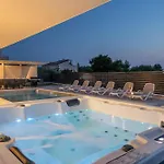Remi Mit 2 Whirlpools Und Meerblick بريمونتيرا