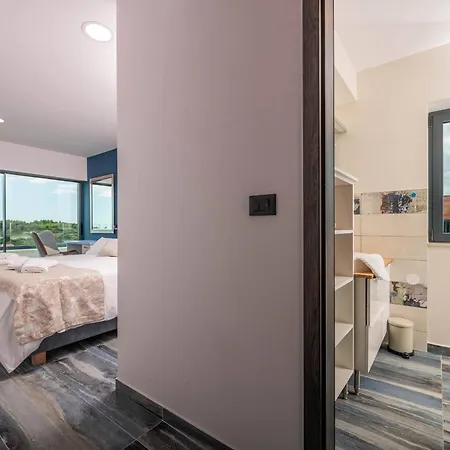 Remi Mit 2 Whirlpools Und Meerblick Villa *