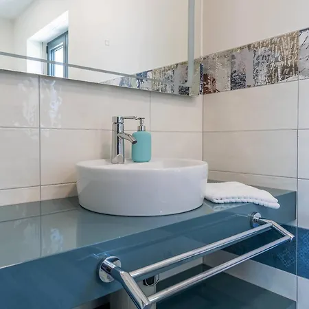 Remi Mit 2 Whirlpools Und Meerblick Villa *