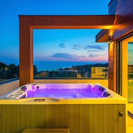 Remi Mit 2 Whirlpools Und Meerblick Villa