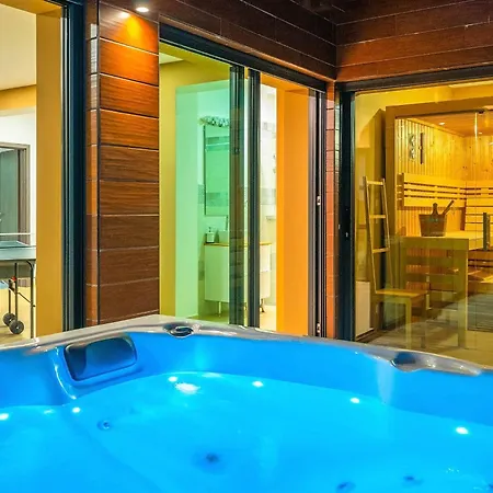 Remi Mit 2 Whirlpools Und Meerblick Premantura