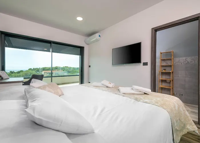 Remi Mit 2 Whirlpools Und Meerblick 프레멘투라