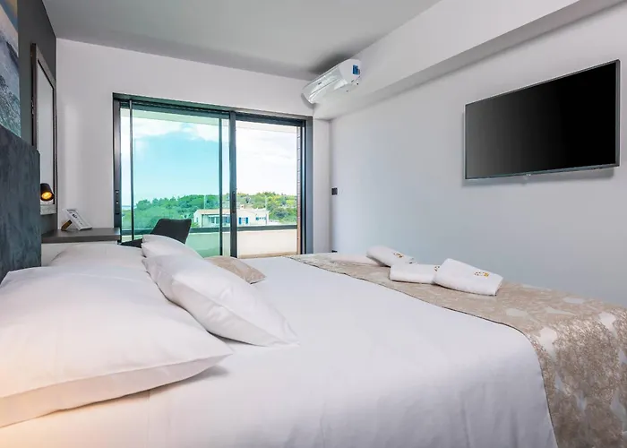 Remi Mit 2 Whirlpools Und Meerblick