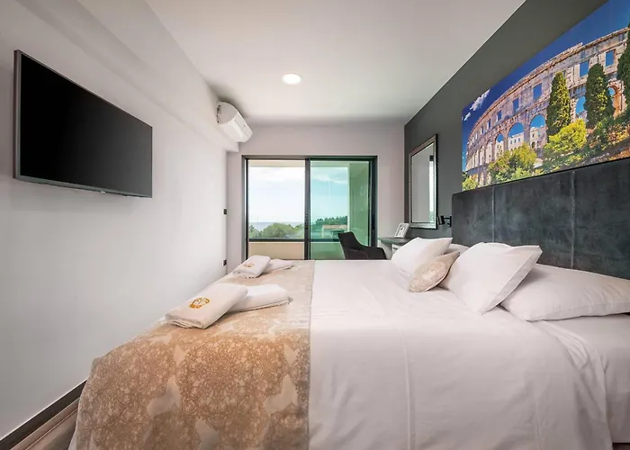 Remi Mit 2 Whirlpools Und Meerblick 프레멘투라