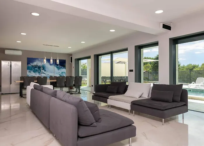 Remi Mit 2 Whirlpools Und Meerblick 프레멘투라