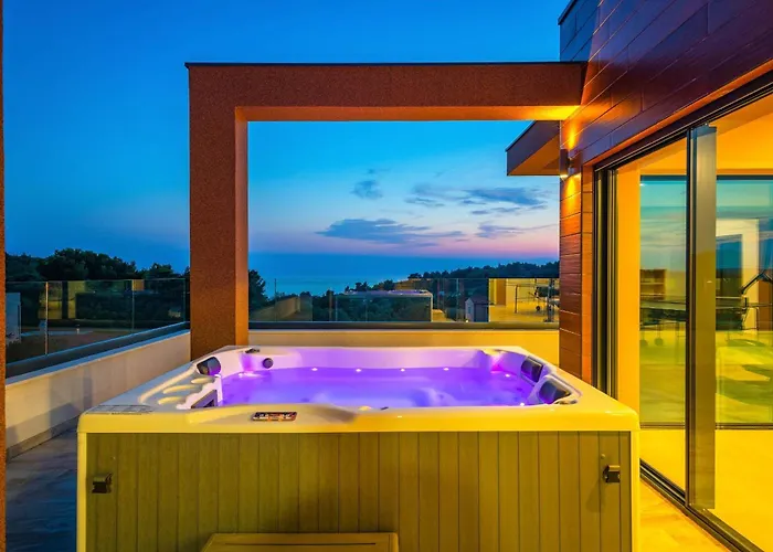 Remi Mit 2 Whirlpools Und Meerblick 빌라