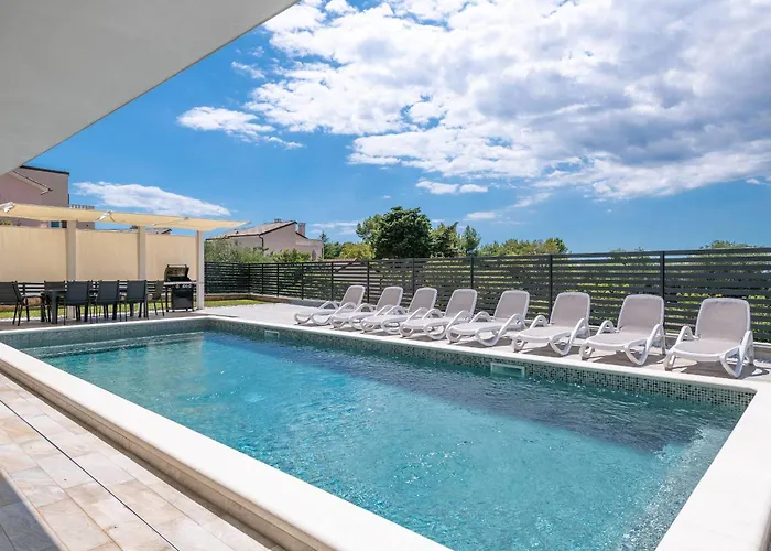 Remi Mit 2 Whirlpools Und Meerblick *