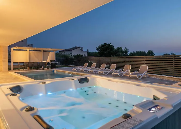 Remi Mit 2 Whirlpools Und Meerblick 프레멘투라